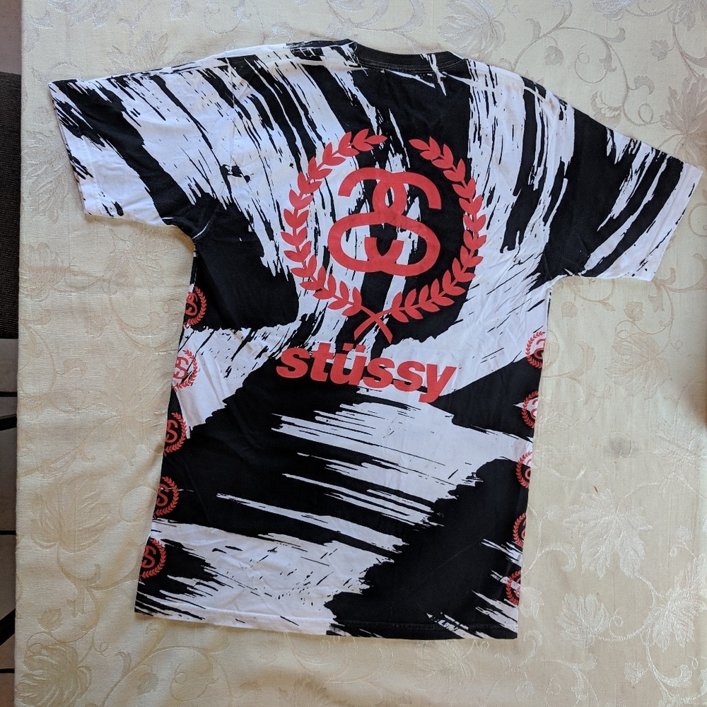 stüssy black/white T-shirt w/ red stüssy